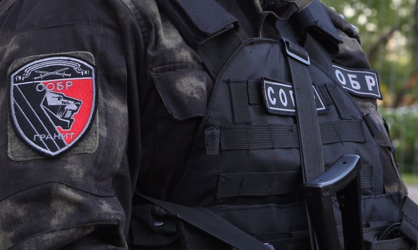 В Санкт-Петербурге сотрудники СОБР оказали содействие полиции в пресечении деятельности автоугонщиков, похищавших иномарки премиум-класса