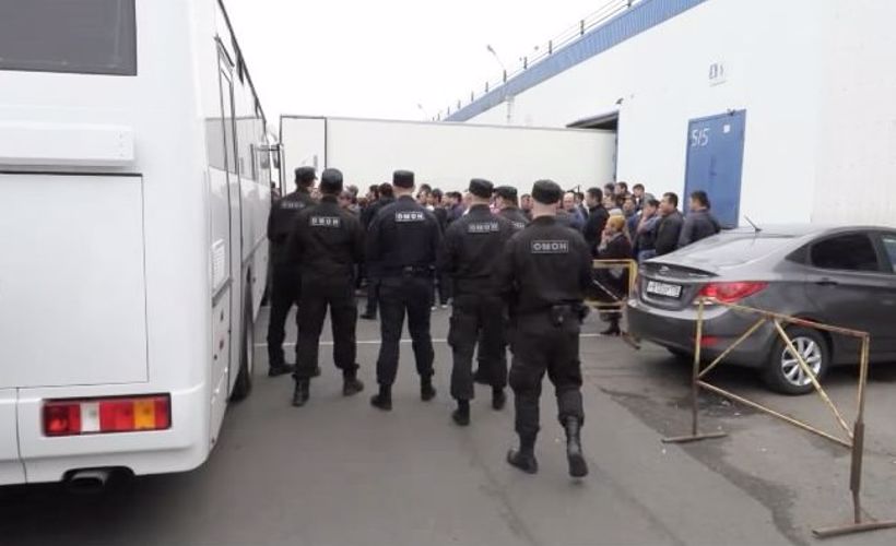 Cотрудники ОМОН оказали содействие полиции в проведении профилактического рейда на Софийской овощебазе 