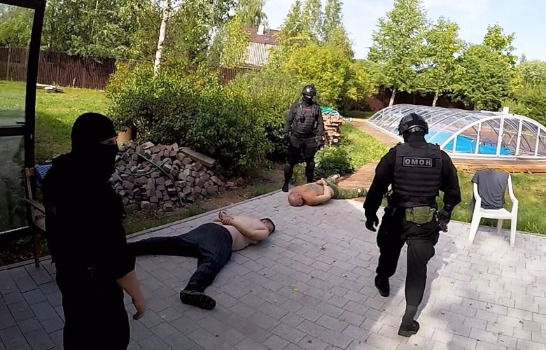 В Ленобласти сотрудники транспортного ОМОНа оказали содействие нижегородской полиции в пресечении деятельности нарколаборатории