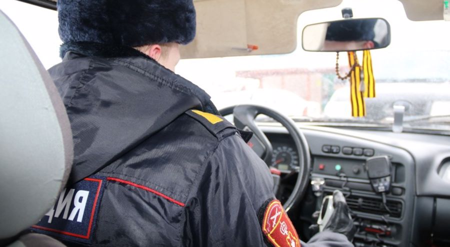 В Гатчине сотрудники Росгвардии по горячим следам задержали гражданина, который принимал участие в ограблении прохожего