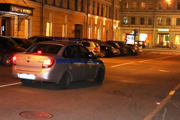 В Выборге сотрудники вневедомственной охраны задержали гражданина, который повредил аттракцион в бильярдном клубе
