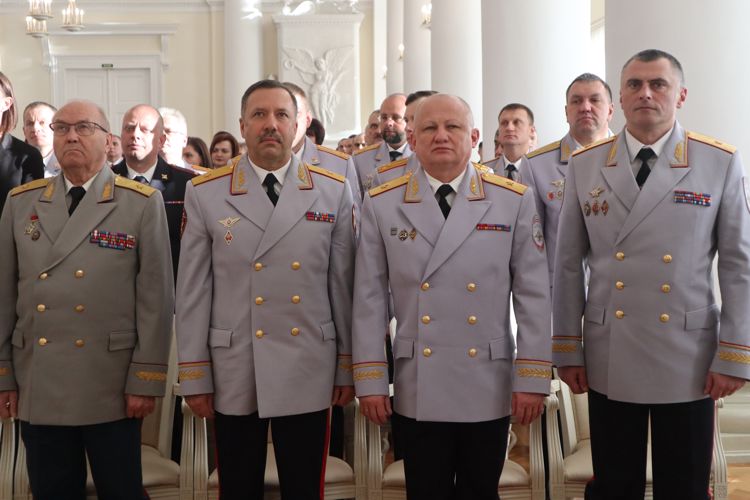 Сотрудники ГУ Росгвардии приняли участие в торжественных приёмах, проведённых губернаторами Санкт-Петербурга и Ленинградской области в преддверии Дня сотрудника органов внутренних дел РФ