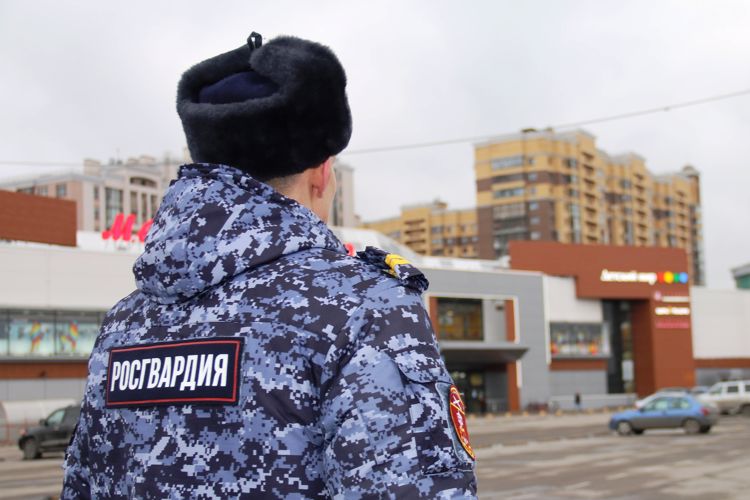 Сотрудники вневедомственной охраны задержали граждан, подозреваемых в краже иномарки