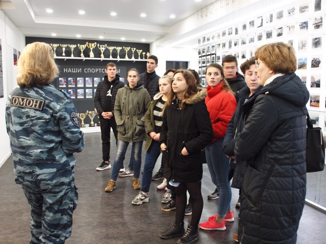 Учащиеся педагогического колледжа побывали на ознакомительной экскурсии по базе расположения ОМОН
