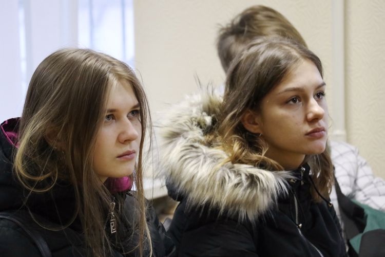 Учащиеся Охтинского колледжа посетили базу расположения транспортного ОМОНа