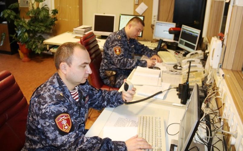 В Кировском районе наряд ОВО задержал гражданина, подозреваемого в краже денежных средств из сейфа магазина