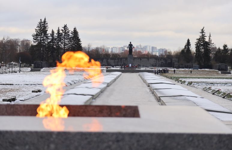 Делегация ГУ Росгвардии приняла участие в общегородском мероприятии, посвященном памяти сотрудников финансовых органов, трудившихся в блокадном Ленинграде