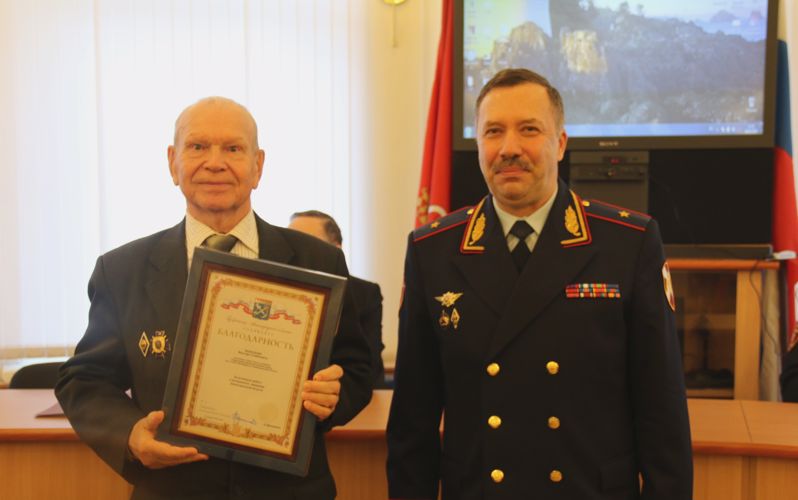 В Управлении вневедомственной охраны ВНГ РФ по г.Санкт-Петербургу и Ленинградской области поздравили ветеранскую организацию