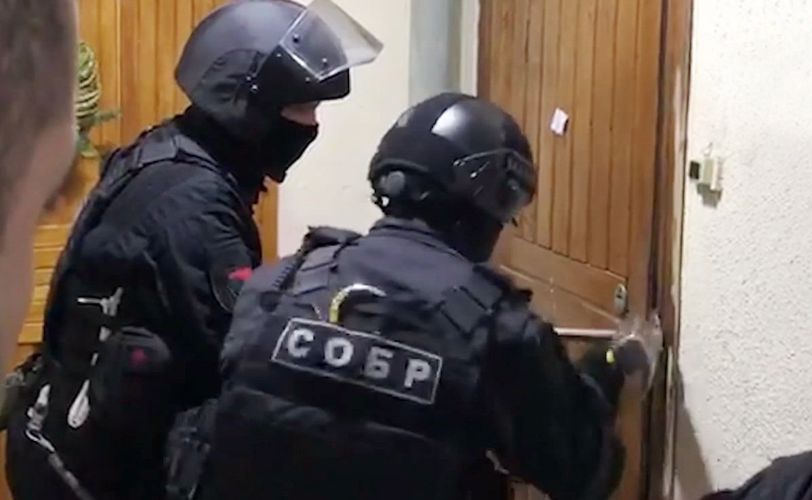 Сотрудники СОБР оказали содействие полиции в задержании лица, подозреваемого в поджогах на территории Всеволожского района