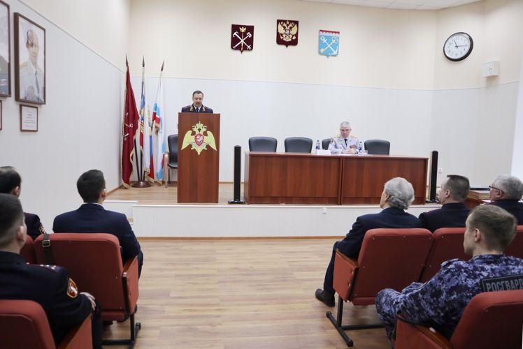 В Центре лицензионно-разрешительной работы ГУ Росгвардии прошло торжественное совещание, посвященное дню создания службы