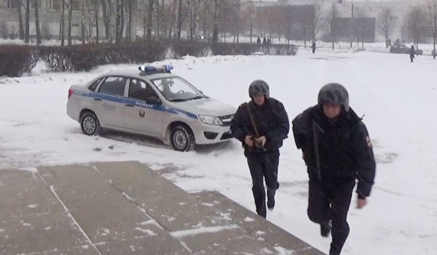 Сотрудники ОВО задержали нетрезвого гражданина, который спал в закрытом на ночь магазине на Пражской улице
