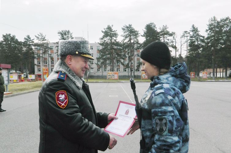 Молодые сотрудники петербургского ОМОН торжественно приняли присягу