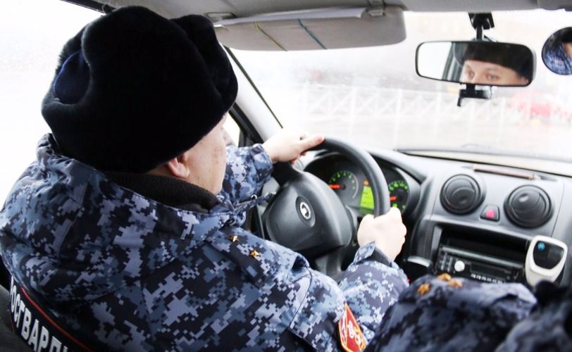 В Красносельском районе наряды вневедомственной охраны задержали двух правонарушителей, совершивших кражи товаров