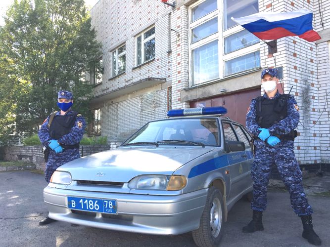 В Ленинградской области сотрудники Росгвардии нашли двух потерявшихся детей