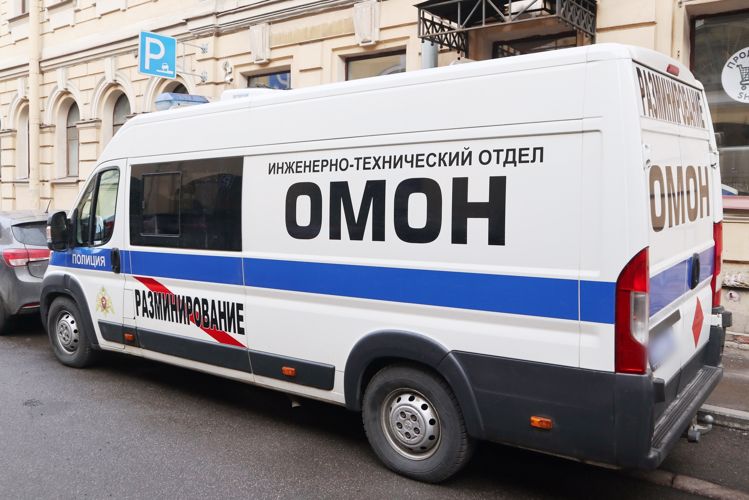 Взрывотехники ОМОН ГУ Росгвардии обследовали боеприпасы времён войны, обнаруженные в Кронштадтском районе