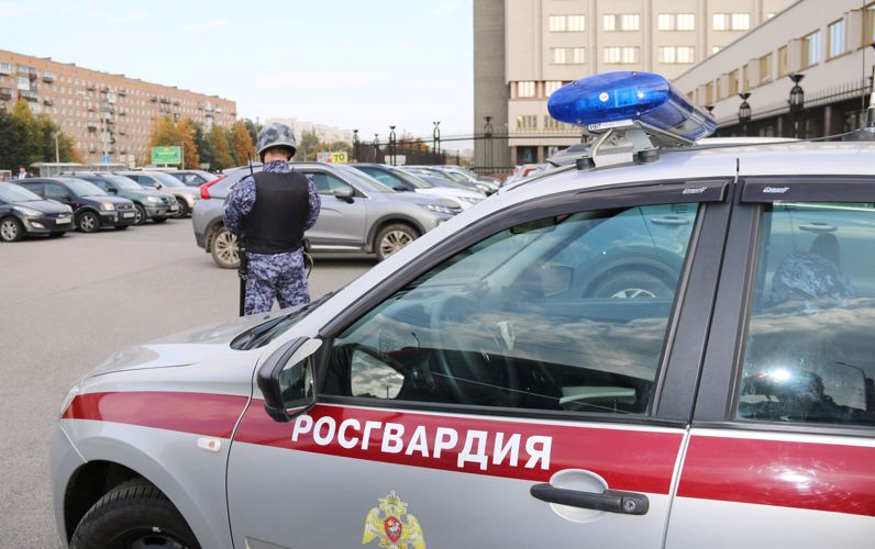 В Санкт-Петербурге сотрудники ГУ Росгвардии приняли участие в тактико-специальных учениях