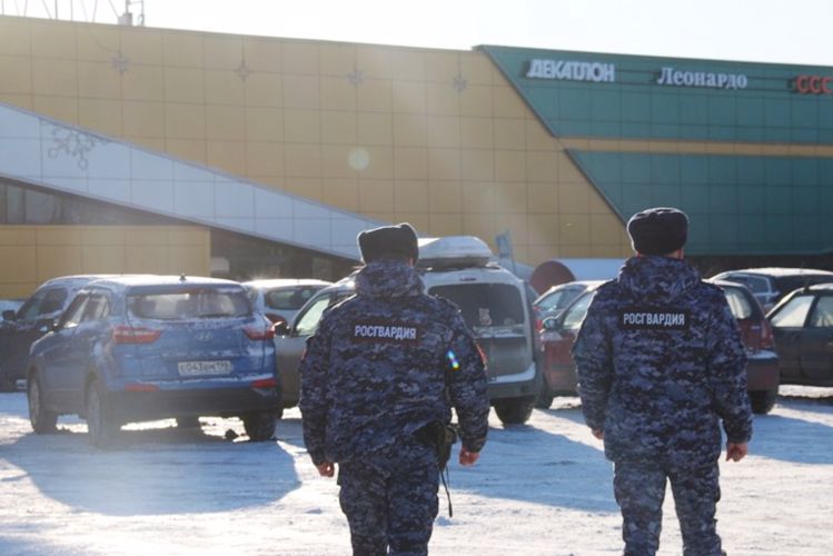 В Центральном районе сотрудники вневедомственной охраны задержали гражданку, находящуюся в розыске