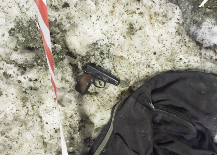 На АЗС в Московском районе сотрудники Росгвардии задержали агрессивного нетрезвого мужчину с пневматическим пистолетом