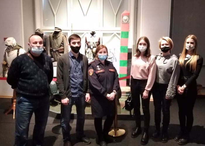Сотрудники, ветераны и стажеры вневедомственной охраны посетили Музей обороны и блокады Ленинграда