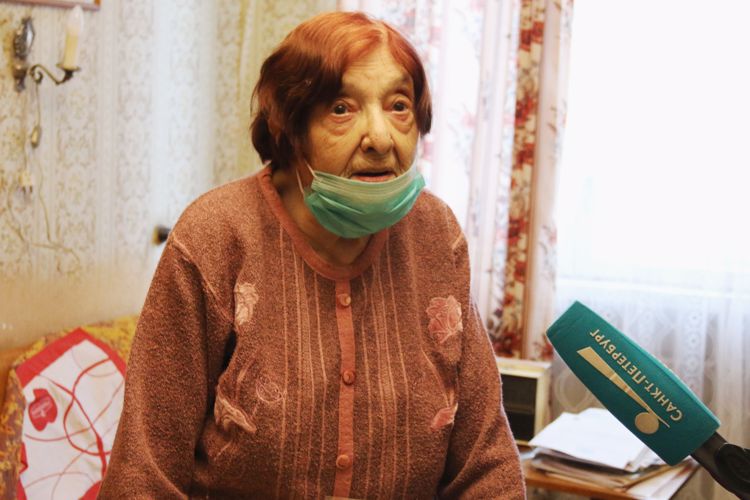 Сотрудники вневедомственной охраны поздравили ветерана службы со 100-летним юбилеем 