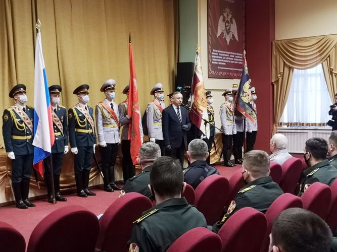 Губернатор Санкт-Петербурга посетил военный институт войск национальной гвардии РФ