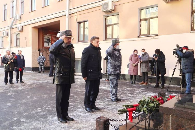 Председатель Законодательного собрания Санкт-Петербурга Вячеслав Макаров поблагодарил сотрудников ОМОН за охрану правопорядка