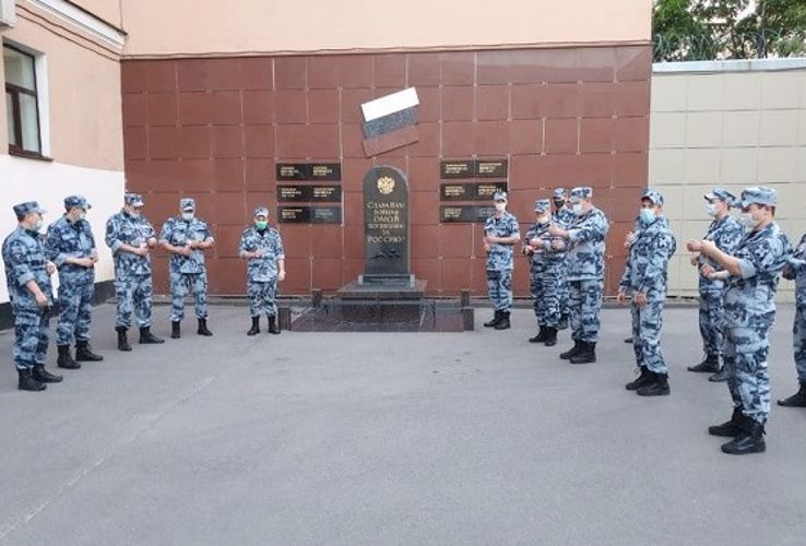 В Санкт-Петербурге в преддверии Дня памяти и скорби сотрудники ОМОН приняли участие в мемориальной акции «Свеча Памяти»