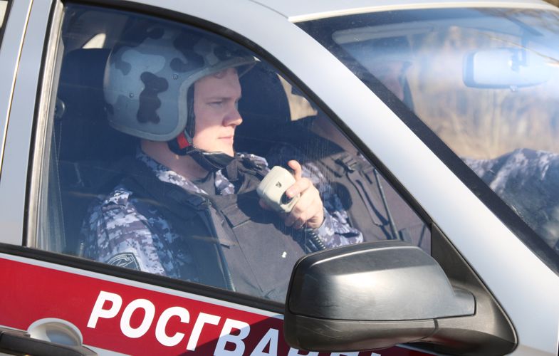 В сетевом магазине в Невском районе наряд вневедомственной охраны задержал разыскиваемого правонарушителя