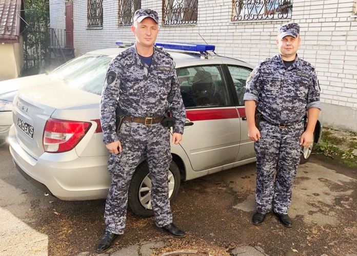 Во Всеволожске сотрудники Росгвардии нашли и вернули родителям потерявшегося ребёнка