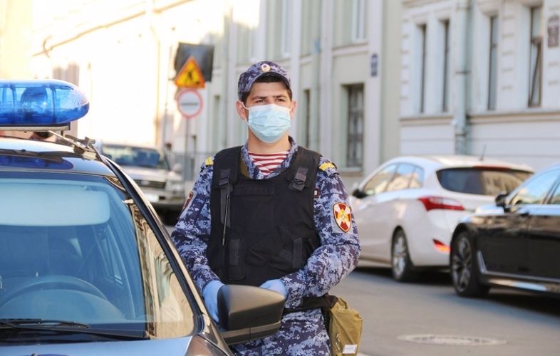 В центре Санкт-Петербурга сотрудники Росгвардии задержали троих правонарушителей, нанесших побои прохожим