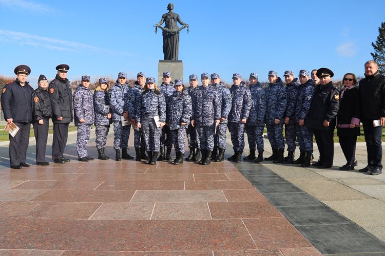 В отделах вневедомственной охраны прошли церемонии приведения к присяге молодых сотрудников