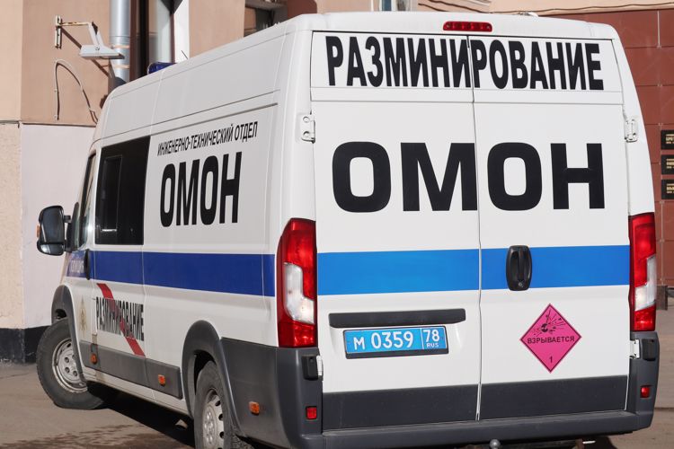 В Красносельском районе взрывотехники ОМОН Росгвардии обследовали неразорвавшийся снаряд времен войны