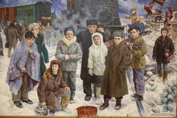 Сотрудники Росгвардии с воспитанниками клуба «Самбист» посетили Музей истории г. Волхова