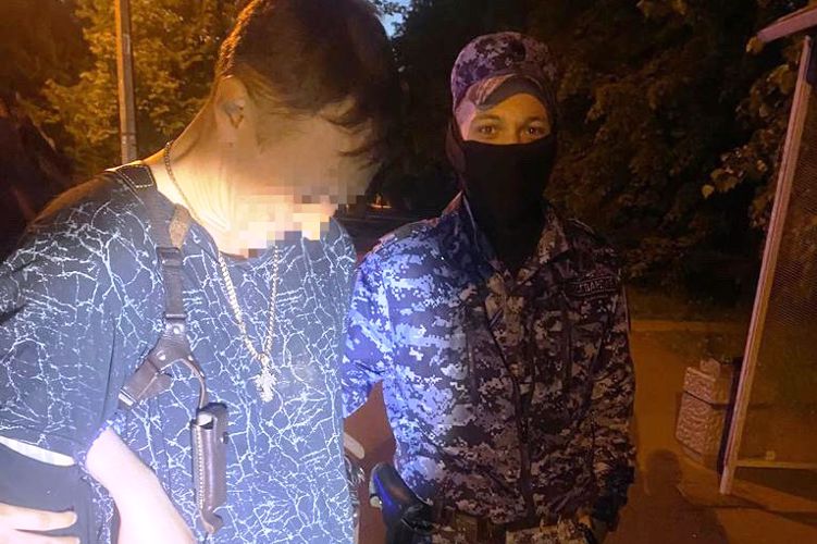 В Кировском районе сотрудники Росгвардии задержали гражданина, который выстрелил из пистолета в прохожего