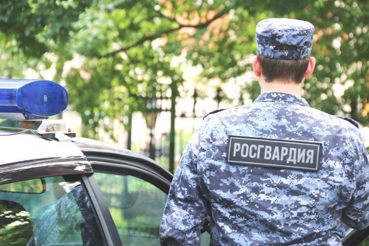 В Приморском районе наряд Росгвардии задержал гражданина, пытавшегося с помощью БПЛА снять видео тренировки футбольной команды