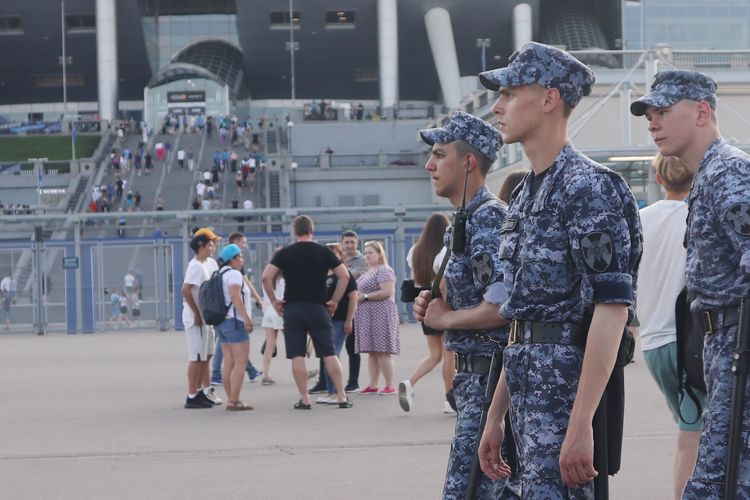 Сотрудники ГУ Росгвардии приняли участие в обеспечении правопорядка на футбольном матче «Зенит» – «Крылья Советов»