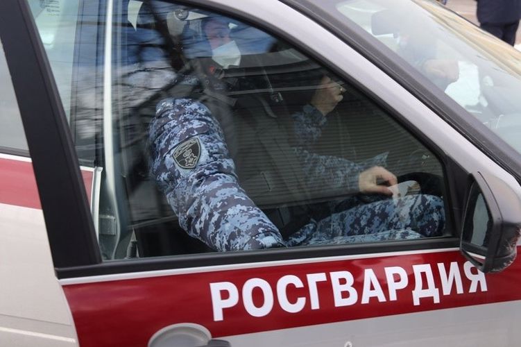 Сотрудники Росгвардии задержали граждан, похитивших в минувшие выходные различные товары из магазинов