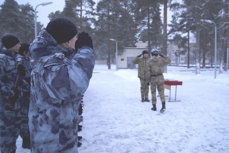 Молодые сотрудники петербургского ОМОН Росгвардии приняли присягу