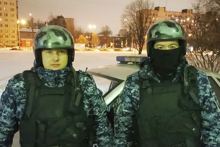 В Красногвардейском районе сотрудники Росгвардии задержали агрессивного пассажира трамвая