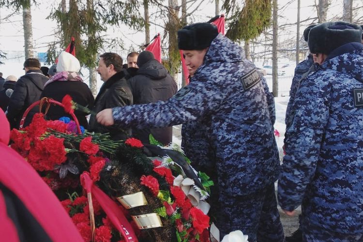Сотрудники Росгвардии приняли участие в мероприятиях, посвященных Дню освобождения Тихвина от немецко-фашистских захватчиков