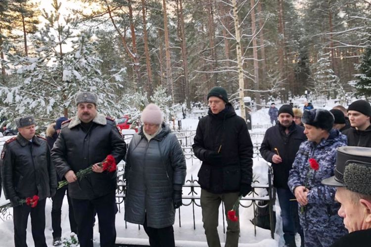 В Петербурге сотрудники Росгвардии почтили память сослуживцев, погибших при исполнении служебного долга