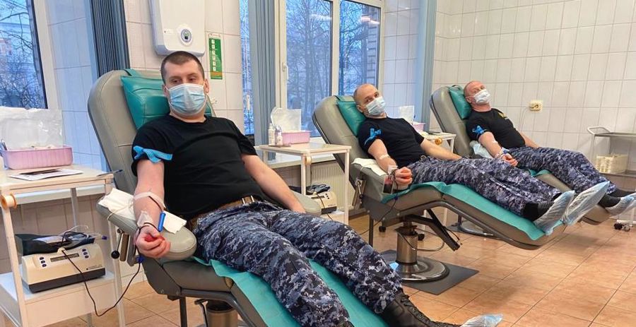 Cотрудники Росгвардии сдали кровь для пациентов Мариинской больницы