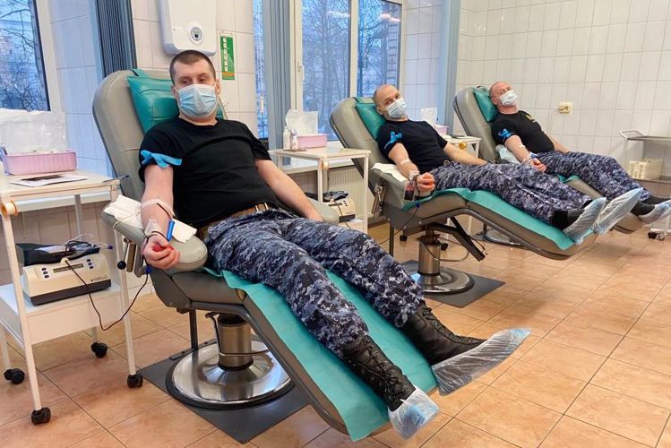 Cотрудники Росгвардии сдали кровь для пациентов Мариинской больницы