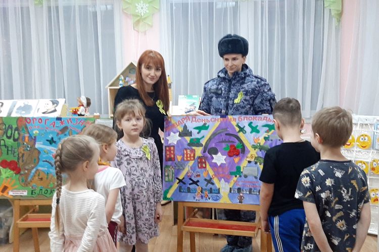 Сотрудники Росгвардии Красносельского района приняли участие в мероприятиях, посвященных 79-летию освобождения Ленинграда от блокады