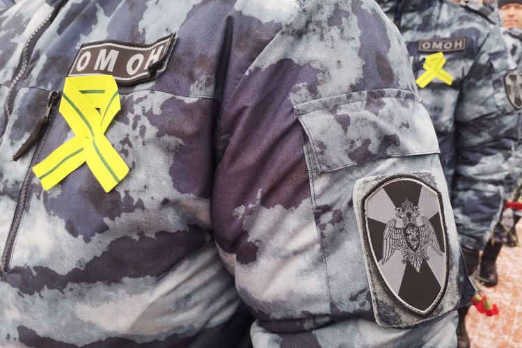 На Невском пятачке представители ГУ Росгвардии почтили память защитников и жителей блокадного Ленинграда
