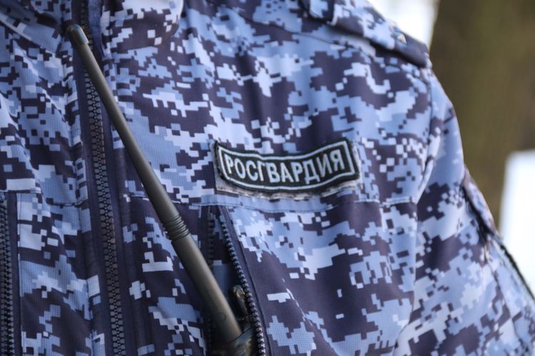 В Кировском районе наряд вневедомственной охраны задержал правонарушителей, совершивших кражу в магазине косметики