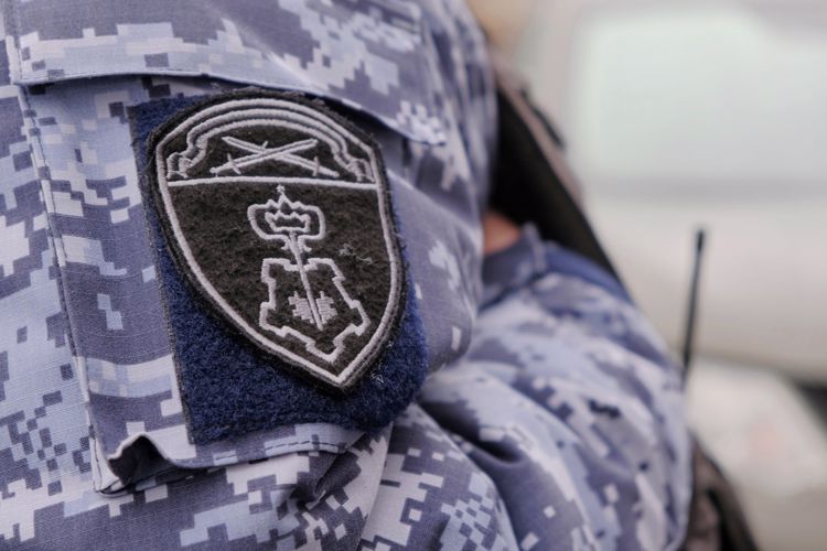 В Невском районе наряд Росгвардии задержал вооруженного ножом мужчину, угрожавшего убийством персоналу ресторана