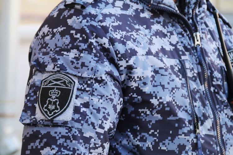 В Центральном районе наряд вневедомственной охраны задержал разыскиваемого правонарушителя