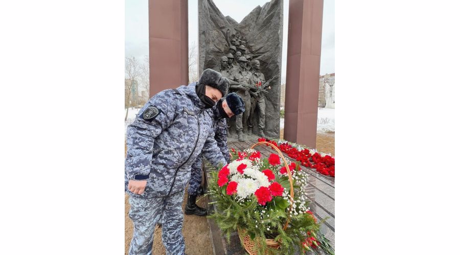 Представители вневедомственной охраны Санкт-Петербурга и Ленинградской области почтили память воинов-интернационалистов