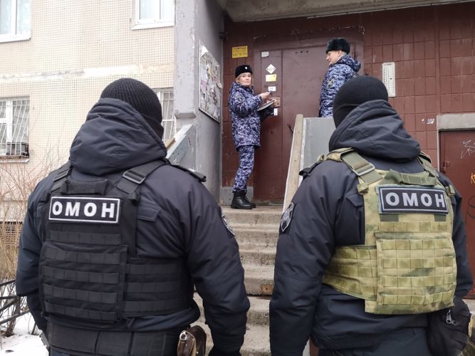 В Санкт-Петербурге сотрудники Росгвардии проводят профилактические мероприятия в области оборота гражданского оружия